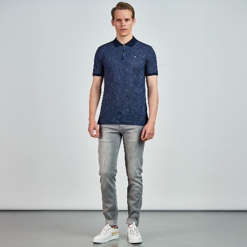 Picture of Giovane G. Designers T-shirt